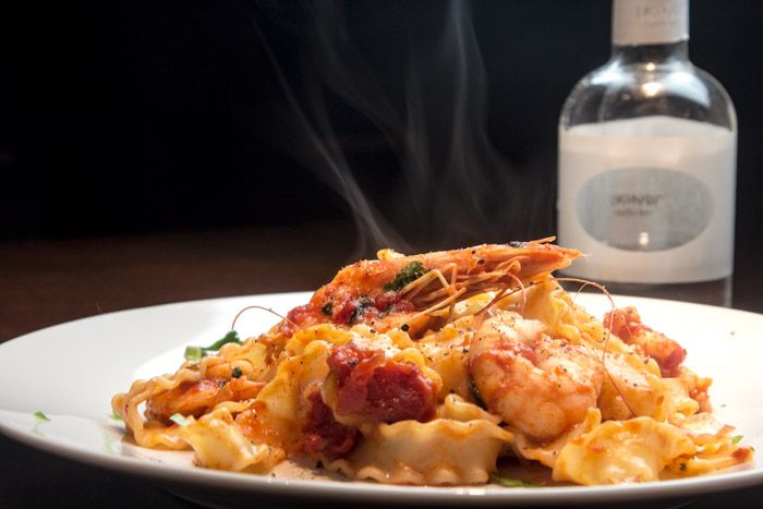 Makaronia me garides kai SKINOS Mastiha Spirit