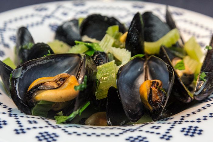 μυδια αχνιστά μαρινιέρ με μπύρα